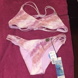 Pink and white top and bottom baiting suit